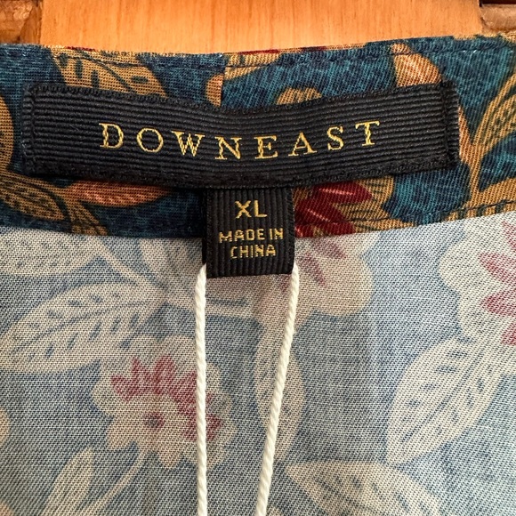 Downeast Derby Blouse in Amelia Floral P - Picture 6 of 8
